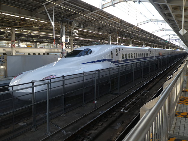 新大阪駅に試運転でやってきた『シュープリーム』。