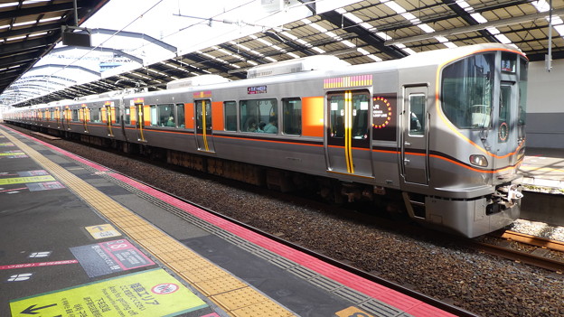 ＪＲ西日本：323系(LS17)-01