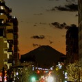 Photos: 12月24日、日没後のまろにえ富士見通り