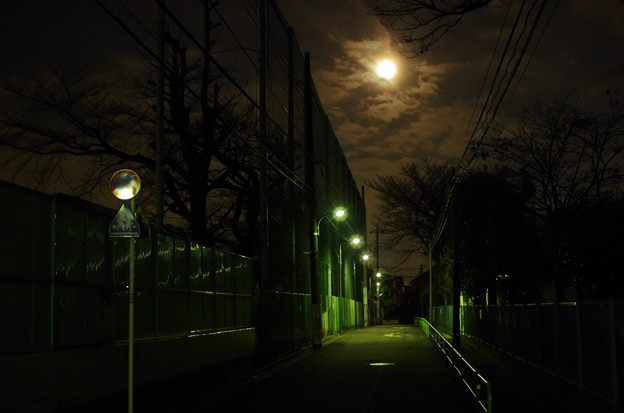 「夜　住宅街」の画像検索結果