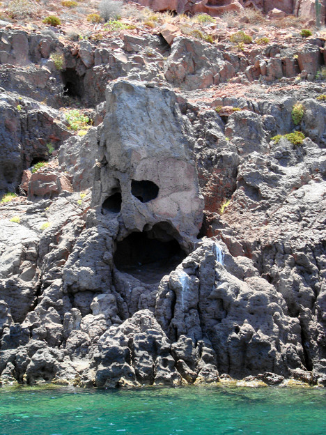 メキシコ　ラパスの人面岩