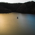 静かに2012年最後の夕陽を映す湖