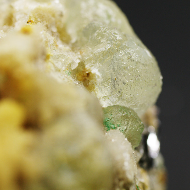 水晶母岩にマラカイト蛍石共生その３