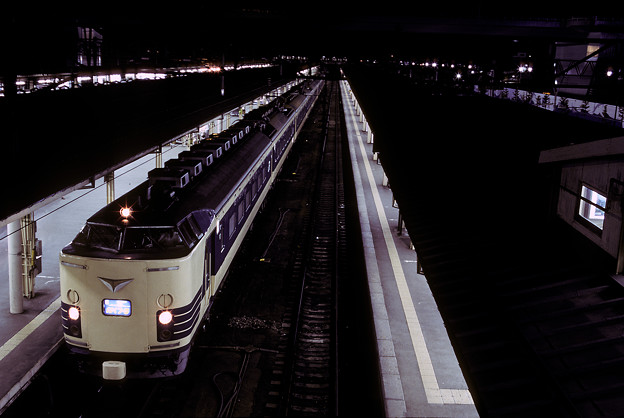 1992年7月（KR）青森駅で発車を待つ寝台特急電車「はくつる」その３