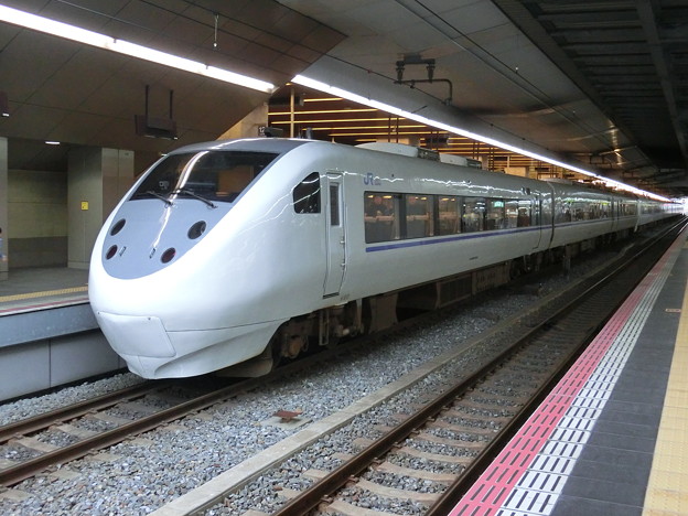 写真: ＪＲ西日本：681系(W16・T49)-01
