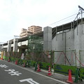 工事が進む野江駅。