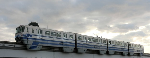 大阪高速鉄道：1000系-03