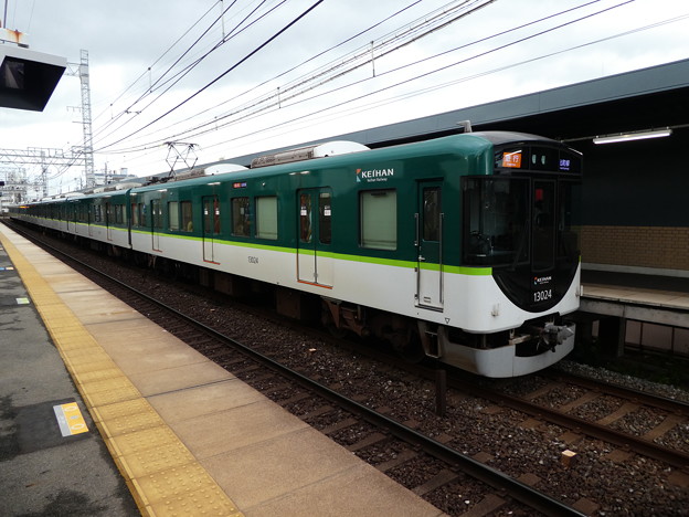 写真: 京阪：13000系(13024F)-05