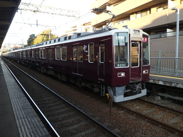 写真: 阪急：8200系(8021F)・9000系(9004F)-01