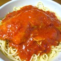 骨付きチキンのトマト煮のスパゲッティ…