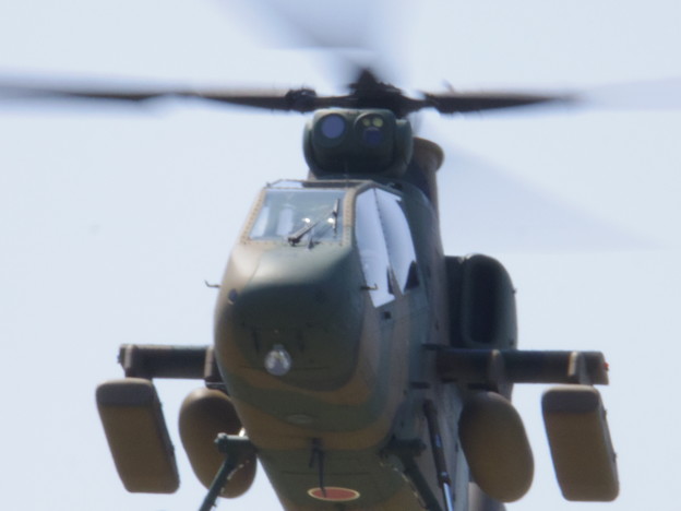 写真: OH-1による敵上陸部隊の偵察...