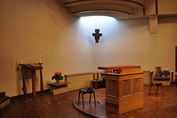 写真: 聖グレゴリオの家聖堂のステージ
