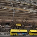 写真: はとバス乗り場（東京駅丸の内南口）