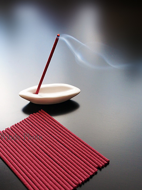 写真: Incense