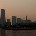 写真: 横浜で黄昏れて。