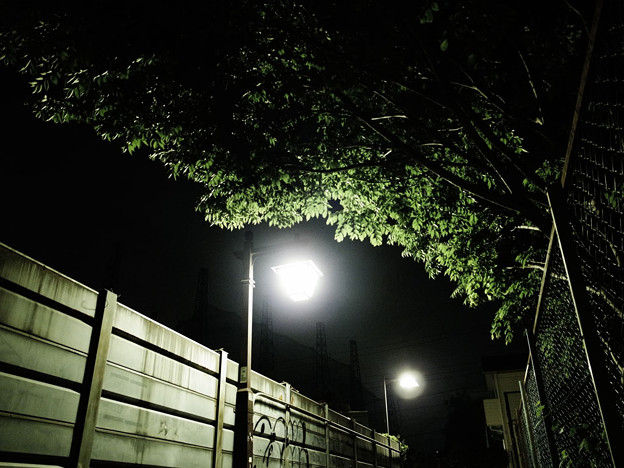 夜のフェンス：GRD4