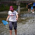 写真: 川遊び