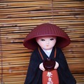 写真: 奈良町を案内する僧侶の人形