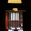 写真: 古風な部屋の灯り
