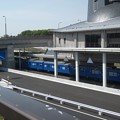 写真: 印旛日本医大駅にて京急６００形ブルースカイトレイン