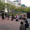 写真: 久屋大通公園：もちの木広場でコスプレ姿でライブしていたグループ - 3