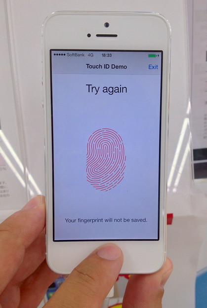 写真: iPhone 5s：Touch ID Demo - 8（指紋チェックテストでスキャンした以外の指を試すと…）