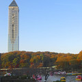 写真: 東山動植物園の紅葉と東山スカイタワー No - 14
