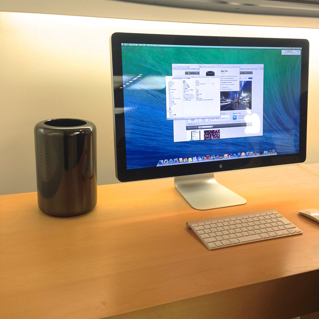 新型Mac Pro No - 2：ThunderboltディスプレイとMac Pro