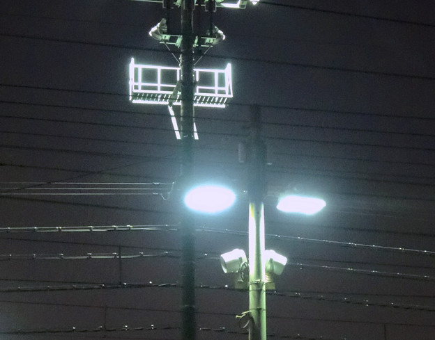 写真: 近鉄名古屋線の照明 - 3
