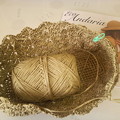 写真: 『雄鶏社　Eco Andaria かぎ針で編む夏のバッグと帽子』から　ナチュラルバッグ1玉編み上げ分