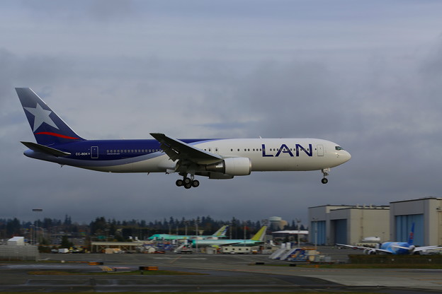 LAN 767-300_12-12-08_006