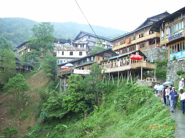 写真: 高床式住居（龍脊棚田）桂林