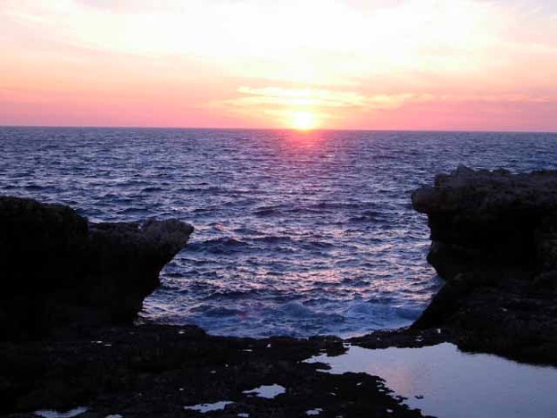 写真: マルタ島（ゴゾ島の夕日）