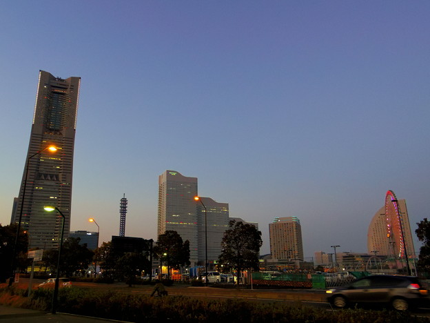 写真: 横浜夕暮れどきどき。