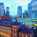 横から東京駅。