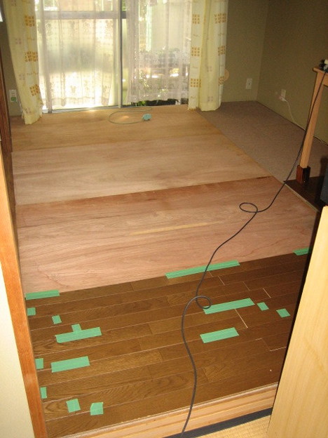 ６畳畳の部屋にコンパネ敷き下地作り