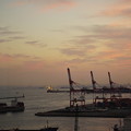 夕暮れの川崎港