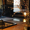 写真: 花餅と囲炉裏