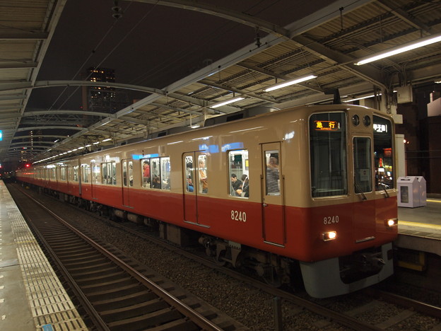 写真: 阪神8000系非リニューアル車　急行　阪神本線駅