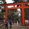 写真: 八坂神社の鳥居
