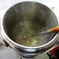 写真: 自分チョイスご飯　スープの桶