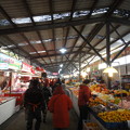 写真: 新鎮宇菜市場　市場の中