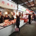 写真: 新鎮宇菜市場　肉売り場ケース無し