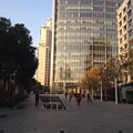 写真: 上海常熟路のオフィスビルと朝日