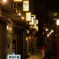 写真: 浅草夜の看板