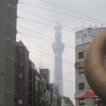 写真: 錦糸町到着。東京スカイツリー(R)のてっぺんが霞んで見える。 #twntrain