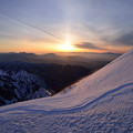 写真: 後立山連峰で迎える夜明け