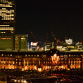 夜の東京駅全景