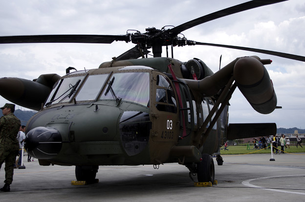 UH-60JA 地上展示