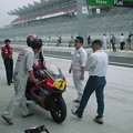 写真: 20_2005_atushi_watanabe_yoshimura_suzuki_jomo_with_srixon_racing_team